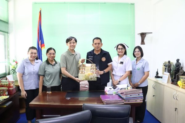 คณะผู้บริหารและเจ้าหน้าที่ ได้เข้าพบ นายวิจารณ์ จุนทวิจิตร นายอำเภอพระแสง เนื่องในโอกาสแนะนำตัว นายแพทย์กิตติพศ เส็งศรี เข้ารับตำแหน่งผู้อำนวยการโรงพยาบาลพระแสง